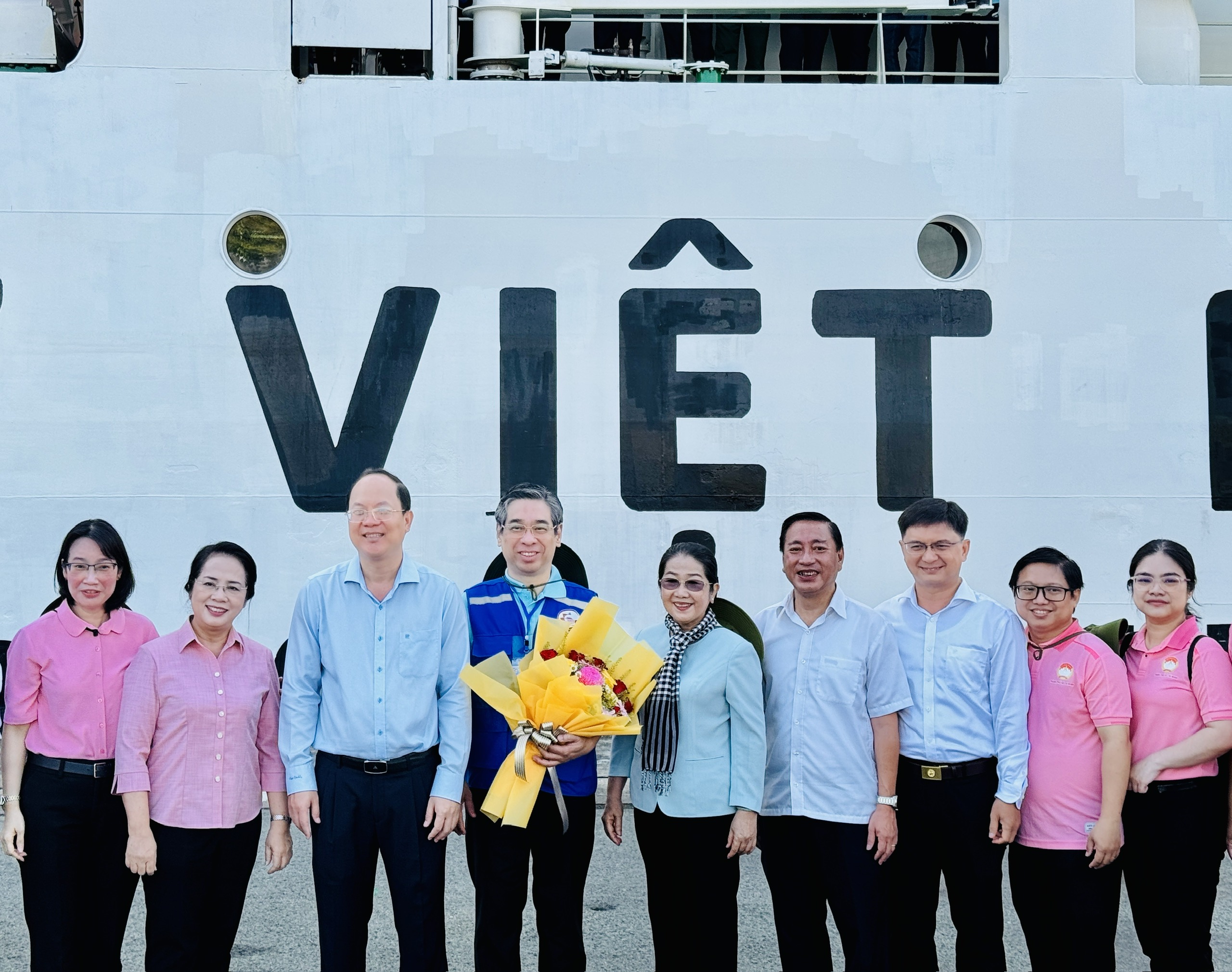 Đoàn đại biểu TP HCM thăm cán bộ, chiến sĩ, nhân dân vùng biển đảo Tây Nam- Ảnh 5. Đoàn đại biểu TP HCM thăm cán bộ, chiến sĩ, nhân dân vùng biển đảo Tây Nam- Ảnh 5.