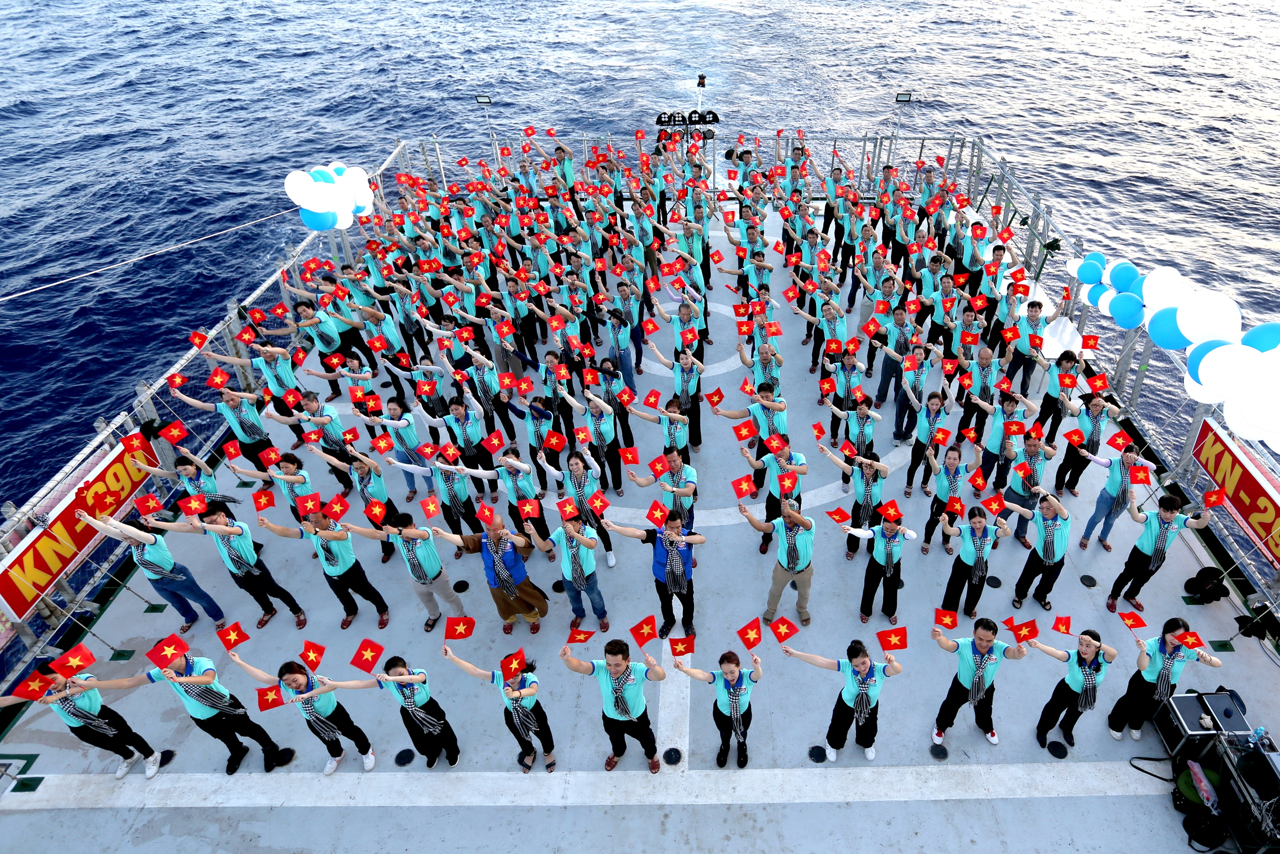 Gửi gắm tình yêu Tổ quốc qua 2 cuộc thi- Ảnh 2. Gửi gắm tình yêu Tổ quốc qua 2 cuộc thi- Ảnh 2.