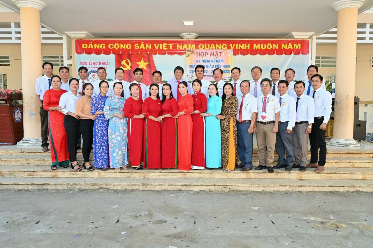 CUỘC THI VIẾT “CHỦ QUYỀN QUỐC GIA BẤT KHẢ XÂM PHẠM”: Vùng biên ấy có anh- Ảnh 3. CUỘC THI VIẾT “CHỦ QUYỀN QUỐC GIA BẤT KHẢ XÂM PHẠM”: Vùng biên ấy có anh- Ảnh 3.