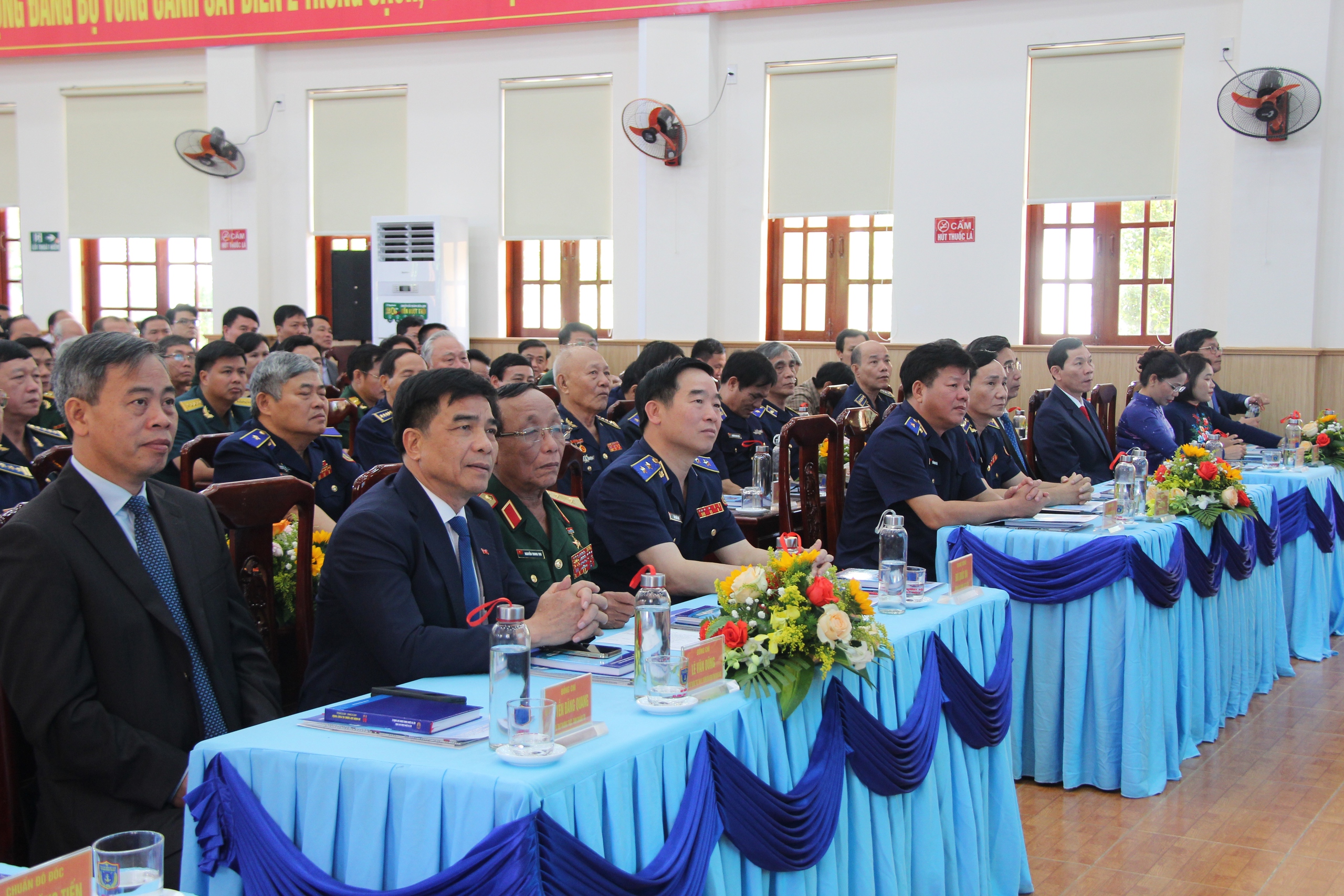 20 năm vượt khó vươn lên của Bộ Tư lệnh Vùng Cảnh sát biển 2- Ảnh 2. 20 năm vượt khó vươn lên của Bộ Tư lệnh Vùng Cảnh sát biển 2- Ảnh 2.