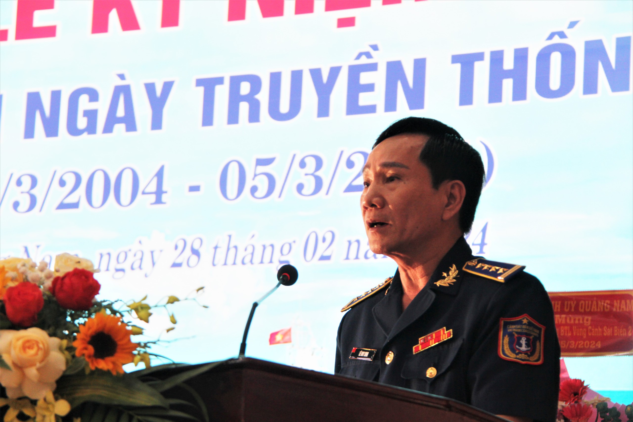 20 năm vượt khó vươn lên của Bộ Tư lệnh Vùng Cảnh sát biển 2- Ảnh 3. 20 năm vượt khó vươn lên của Bộ Tư lệnh Vùng Cảnh sát biển 2- Ảnh 3.