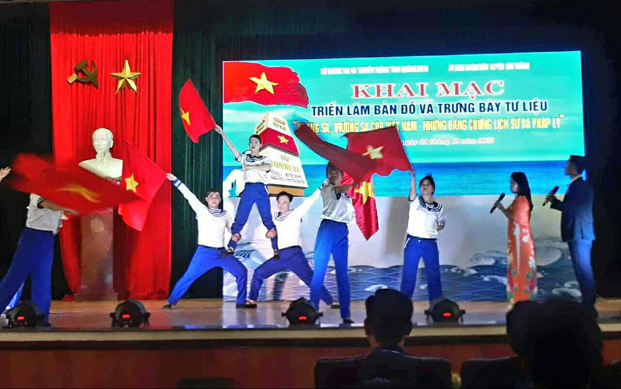 Kết nối triệu con tim yêu nước qua âm nhạc- Ảnh 2. Kết nối triệu con tim yêu nước qua âm nhạc- Ảnh 2.