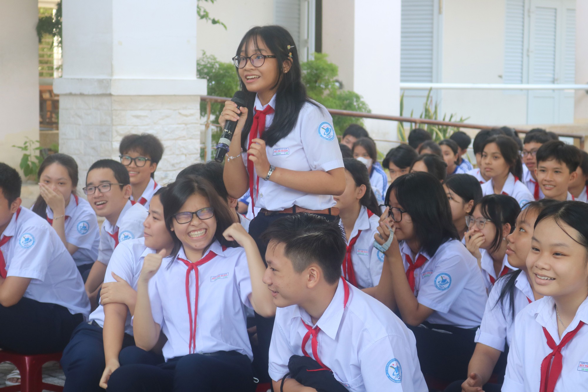 Cuộc thi viết về chủ quyền quốc gia lần 4: Cho học sinh thêm yêu biển đảo quê hương - Ảnh 3. Cuộc thi viết về chủ quyền quốc gia lần 4: Cho học sinh thêm yêu biển đảo quê hương - Ảnh 3.