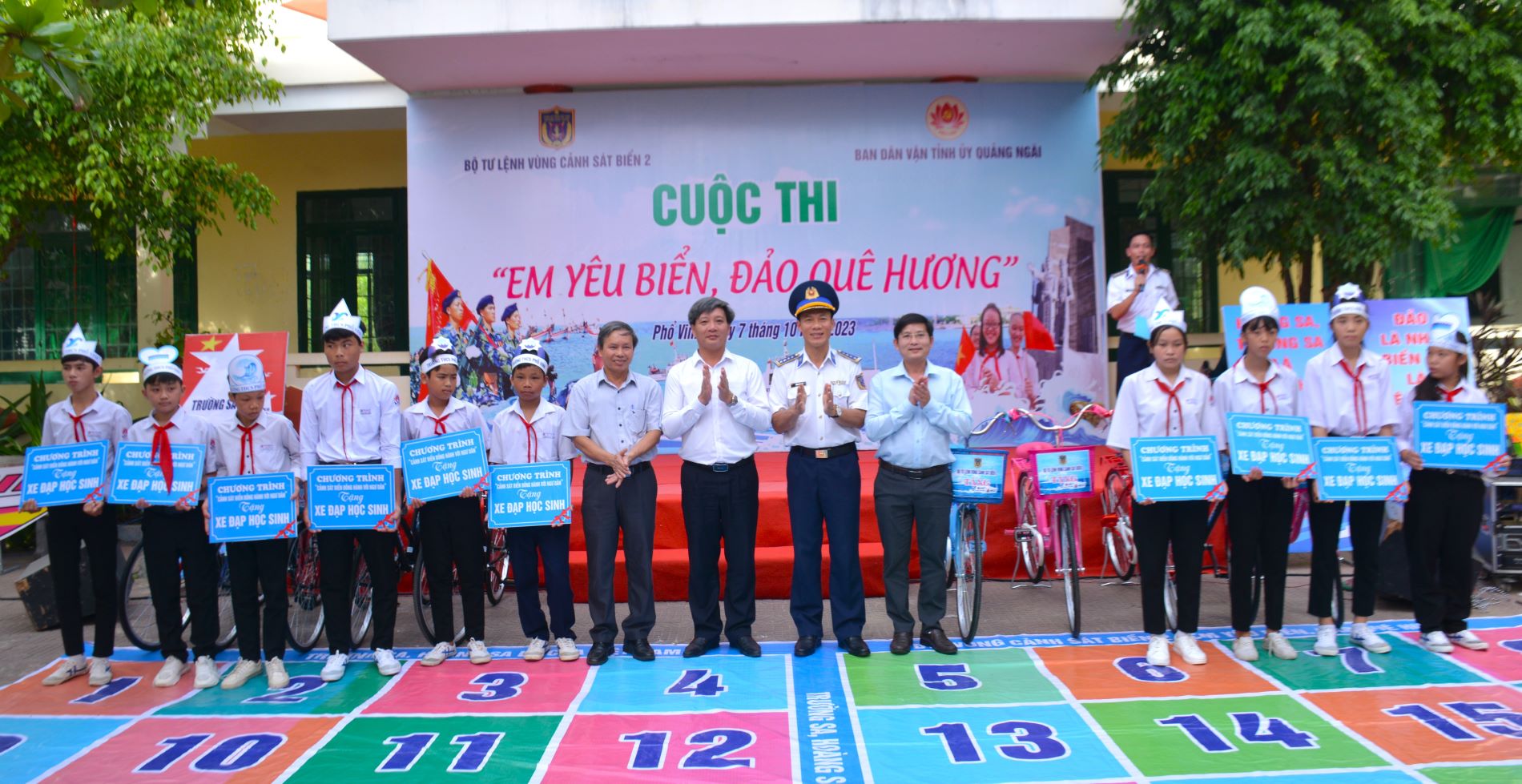 Nhiều hoạt động ý nghĩa của Bộ tư lệnh Vùng Cảnh sát biển 2 tại Quảng Ngãi - Ảnh 10. Nhiều hoạt động ý nghĩa của Bộ tư lệnh Vùng Cảnh sát biển 2 tại Quảng Ngãi - Ảnh 10.