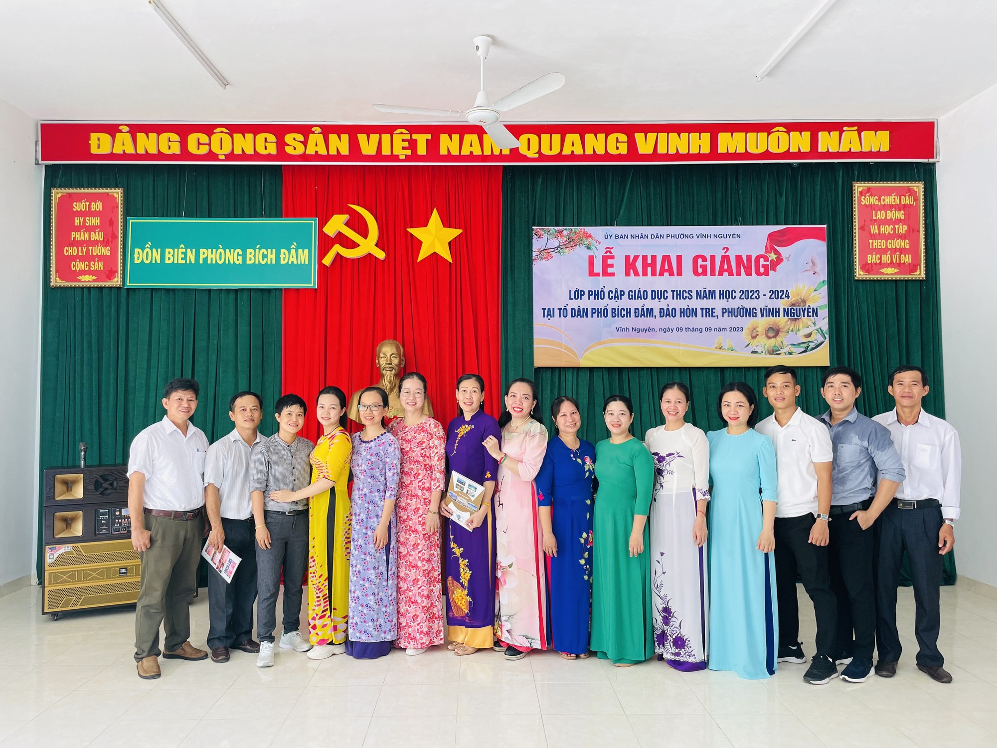 CUỘC THI VIẾT “CHỦ QUYỀN QUỐC GIA BẤT KHẢ XÂM PHẠM”: Tình nguyện mang chữ ra đảo xa - Ảnh 3. CUỘC THI VIẾT “CHỦ QUYỀN QUỐC GIA BẤT KHẢ XÂM PHẠM”: Tình nguyện mang chữ ra đảo xa - Ảnh 3.