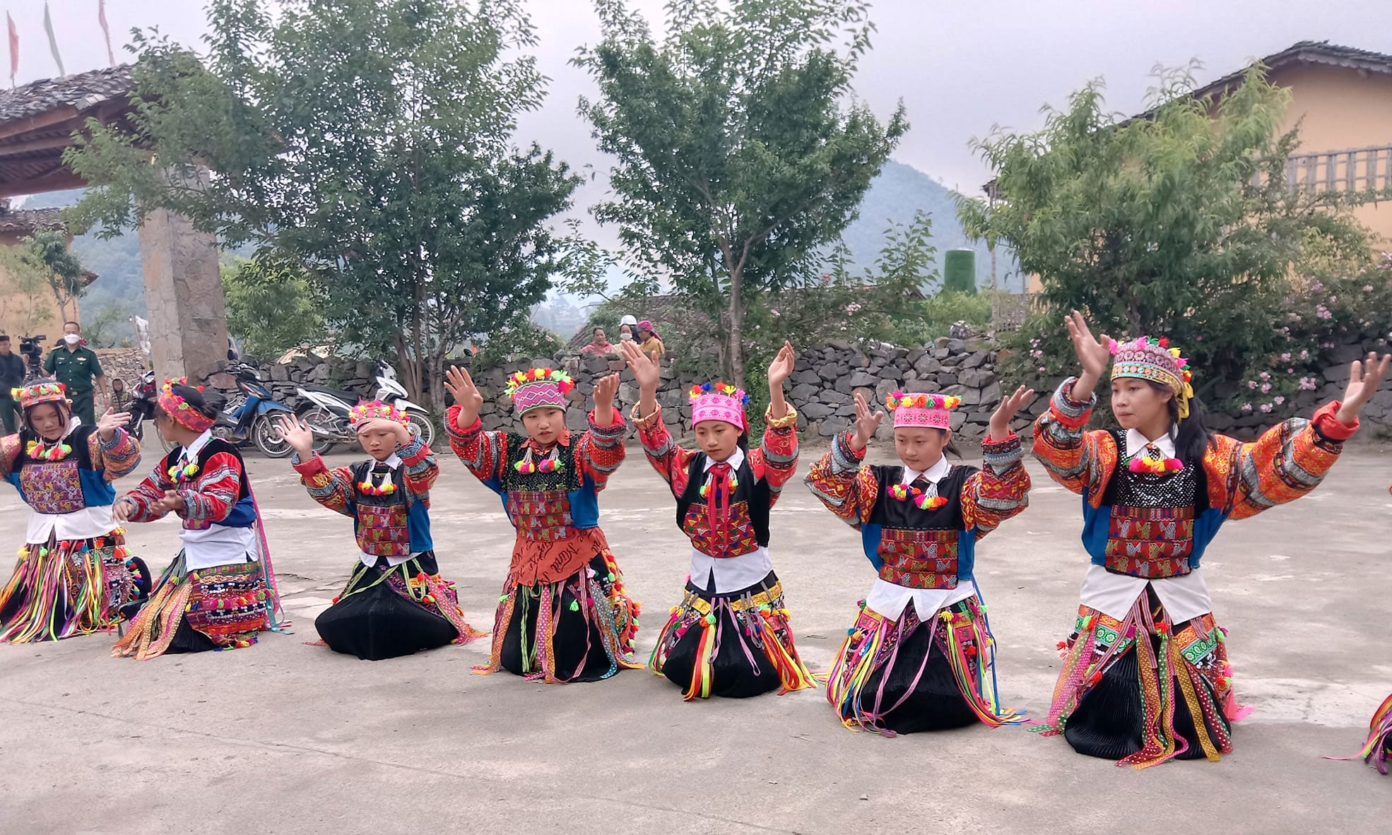 Cuộc thi viết về chủ quyền quốc gia lần 4: Gương sáng nơi địa đầu Tổ quốc - Ảnh 2. Cuộc thi viết về chủ quyền quốc gia lần 4: Gương sáng nơi địa đầu Tổ quốc - Ảnh 2.