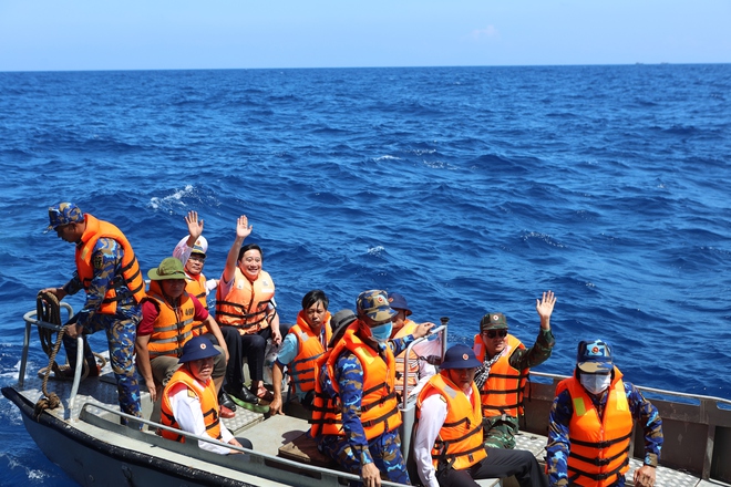 Sâu nặng nghĩa tình TP HCM 2 img