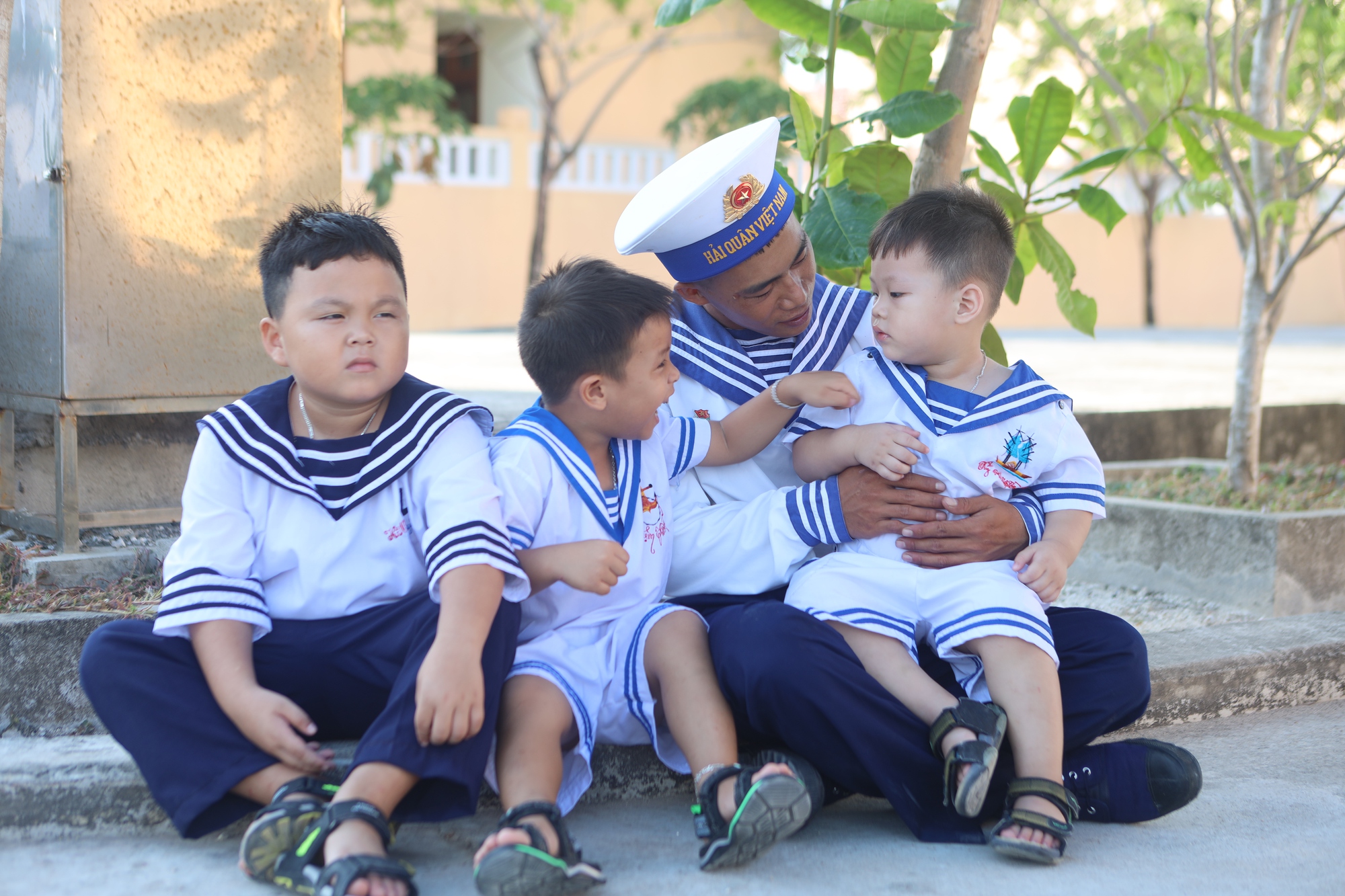 ĐỔI THAY KỲ DIỆU Ở TRƯỜNG SA: Sâu nặng nghĩa tình TP HCM - Ảnh 13. ĐỔI THAY KỲ DIỆU Ở TRƯỜNG SA: Sâu nặng nghĩa tình TP HCM - Ảnh 13.