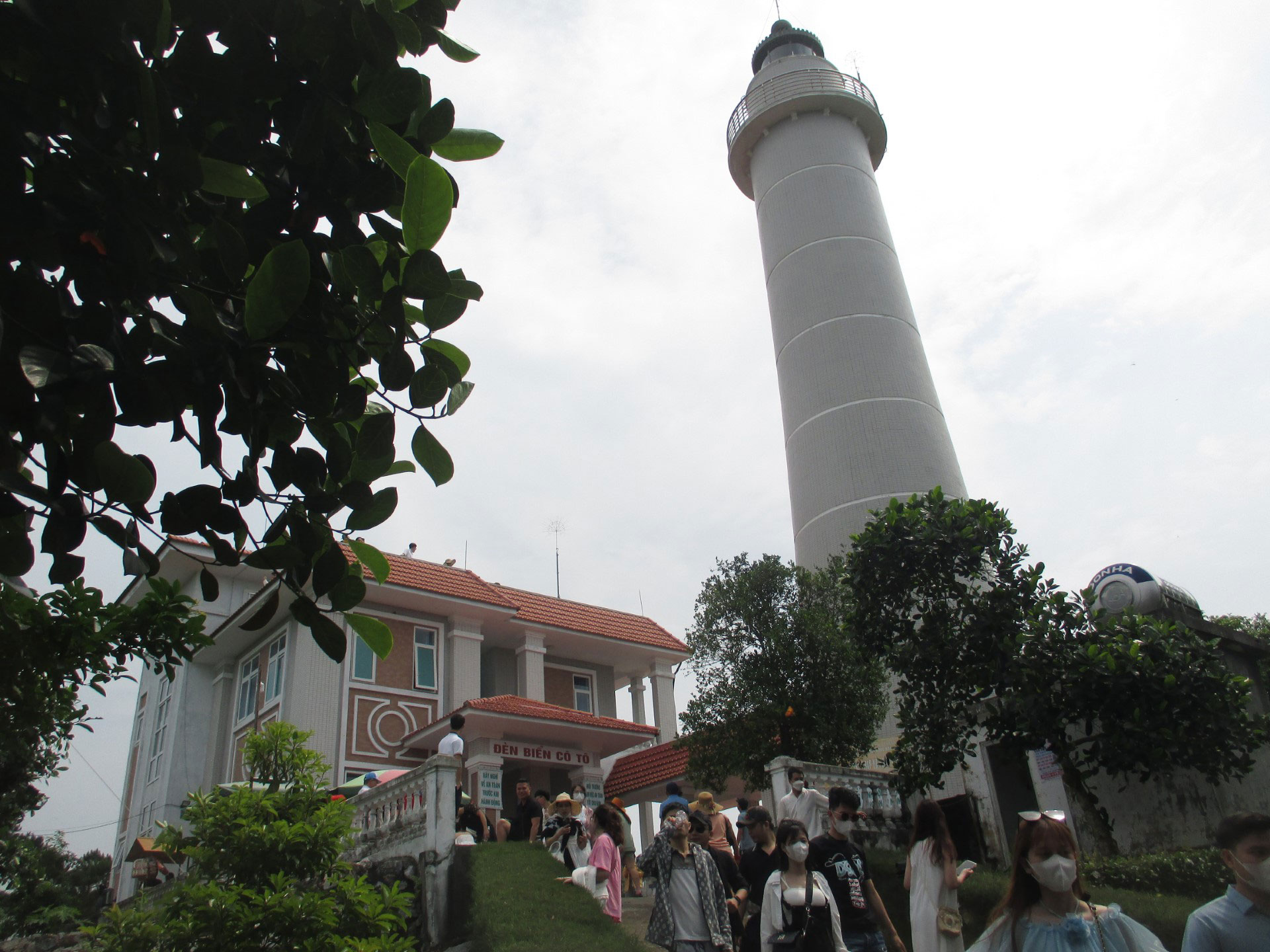 Cuộc thi viết về chủ quyền: Cô Tô như cánh buồm no gió - Ảnh 3. Cuộc thi viết về chủ quyền: Cô Tô như cánh buồm no gió - Ảnh 3.