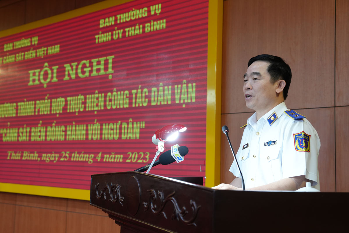 Ký kết chương trình phối hợp Cảnh sát biển đồng hành với ngư dân - Ảnh 4. Ký kết chương trình phối hợp Cảnh sát biển đồng hành với ngư dân - Ảnh 4.