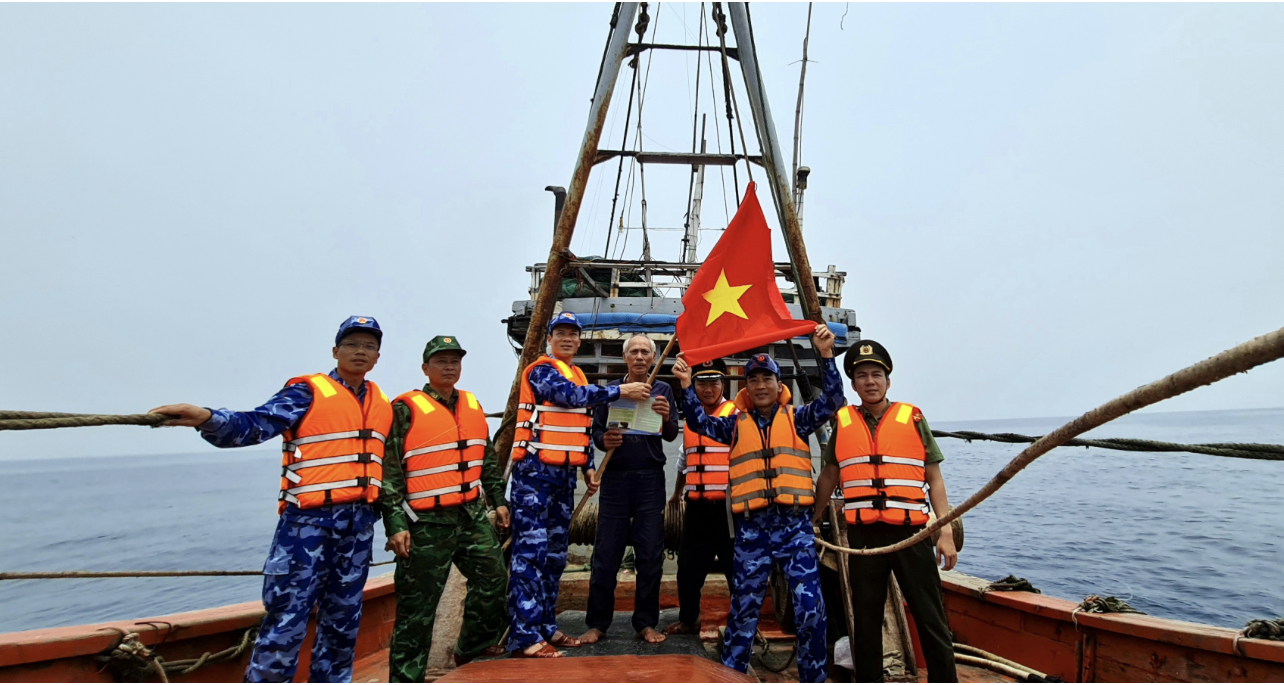 Điểm tựa vững chắc của ngư dân - Ảnh 1. Điểm tựa vững chắc của ngư dân - Ảnh 1.