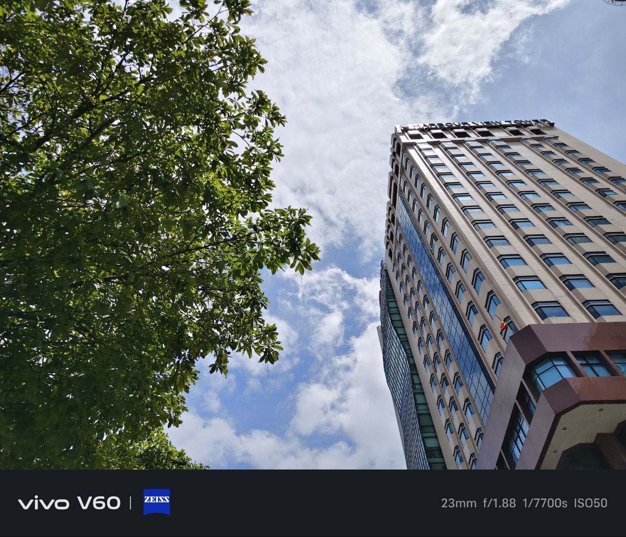 thiết kế tinh gọn cùng khả năng nhiếp ảnh linh hoạt 2 Trải nghiệm vivo V60: mỏng nhẹ, pin lớn và camera chân dung ZEISS - Ảnh 7.