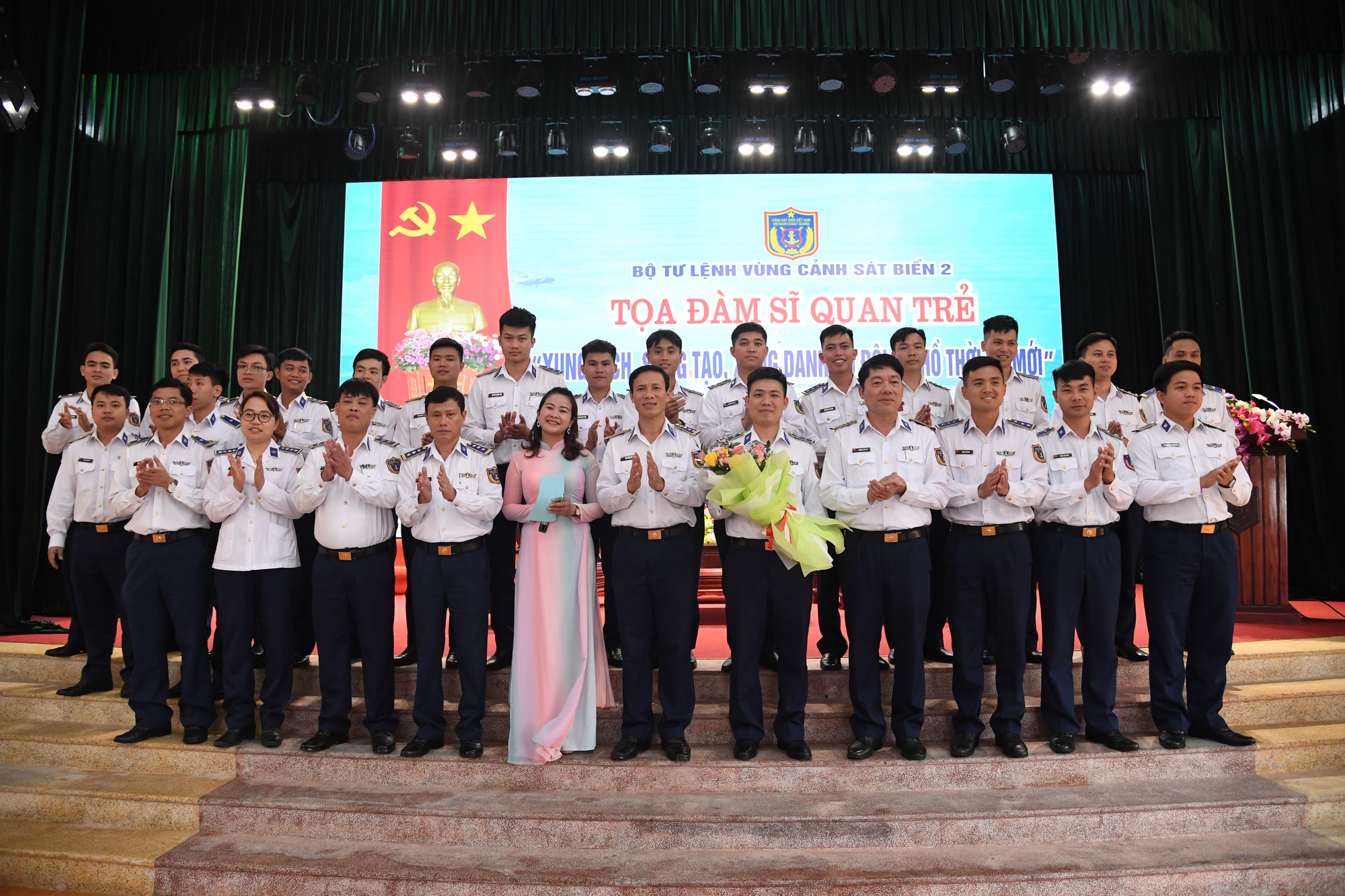 Sĩ quan trẻ Bộ Tư lệnh Vùng Cảnh sát biển 2 khát khao cống hiến - Ảnh 3. Sĩ quan trẻ Bộ Tư lệnh Vùng Cảnh sát biển 2 khát khao cống hiến - Ảnh 3.