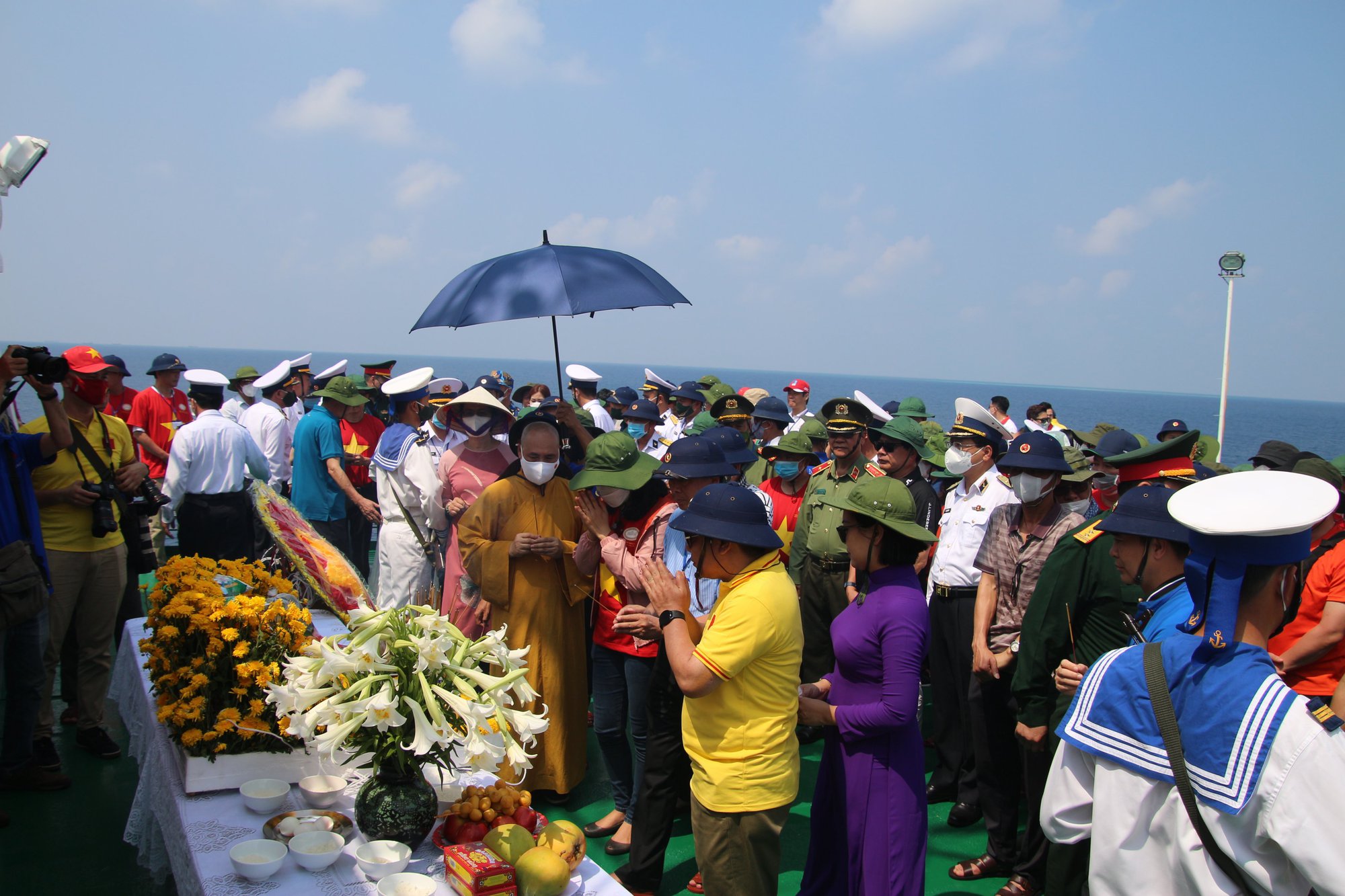 Cuộc thi viết về chủ quyền: Ký ức nhà giàn - Ảnh 2. Cuộc thi viết về chủ quyền: Ký ức nhà giàn - Ảnh 2.