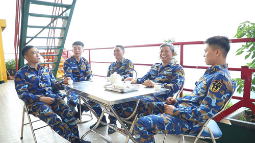 Cuộc thi viết về chủ quyền: Vượt qua bão lòng - Ảnh 2. Cuộc thi viết về chủ quyền: Vượt qua bão lòng - Ảnh 2.