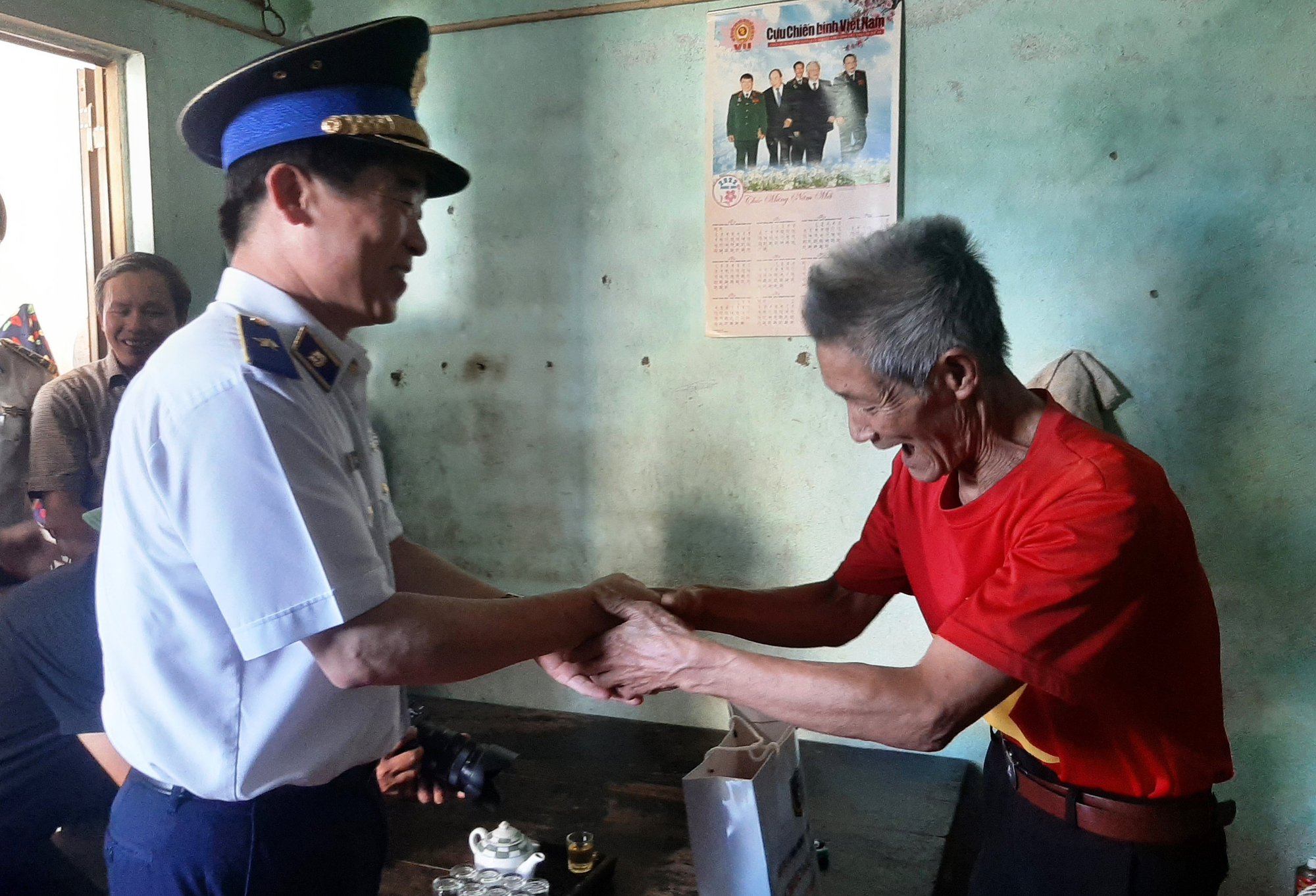 Hình ảnh xúc động trên huyện đảo Lý Sơn trong ngày 27-5 - Ảnh 2. Hình ảnh xúc động trên huyện đảo Lý Sơn trong ngày 27-5 - Ảnh 2.