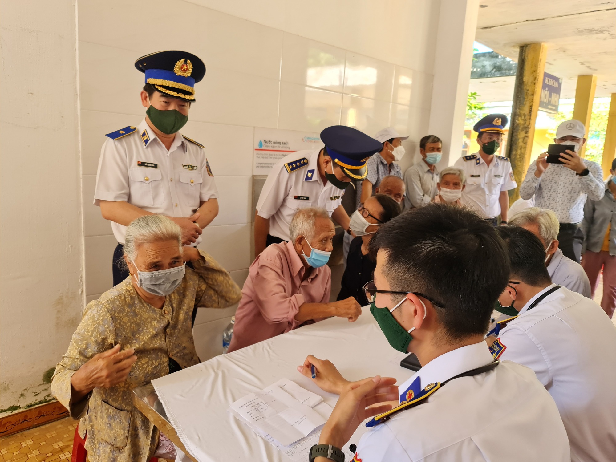 Hình ảnh xúc động trên huyện đảo Lý Sơn trong ngày 27-5 - Ảnh 5. Hình ảnh xúc động trên huyện đảo Lý Sơn trong ngày 27-5 - Ảnh 5.