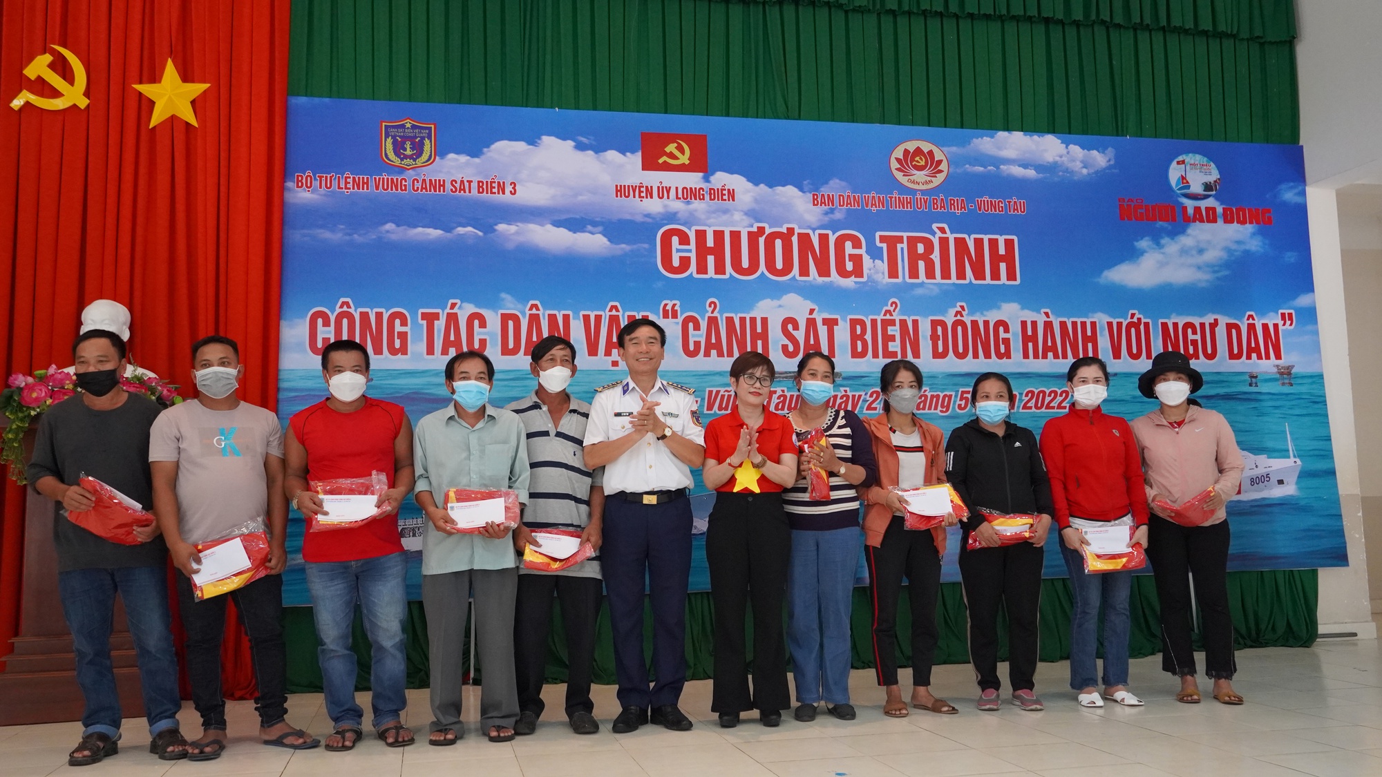 Nhiều hoạt động ý nghĩa hướng về biển đảo - Ảnh 2. Nhiều hoạt động ý nghĩa hướng về biển đảo - Ảnh 2.