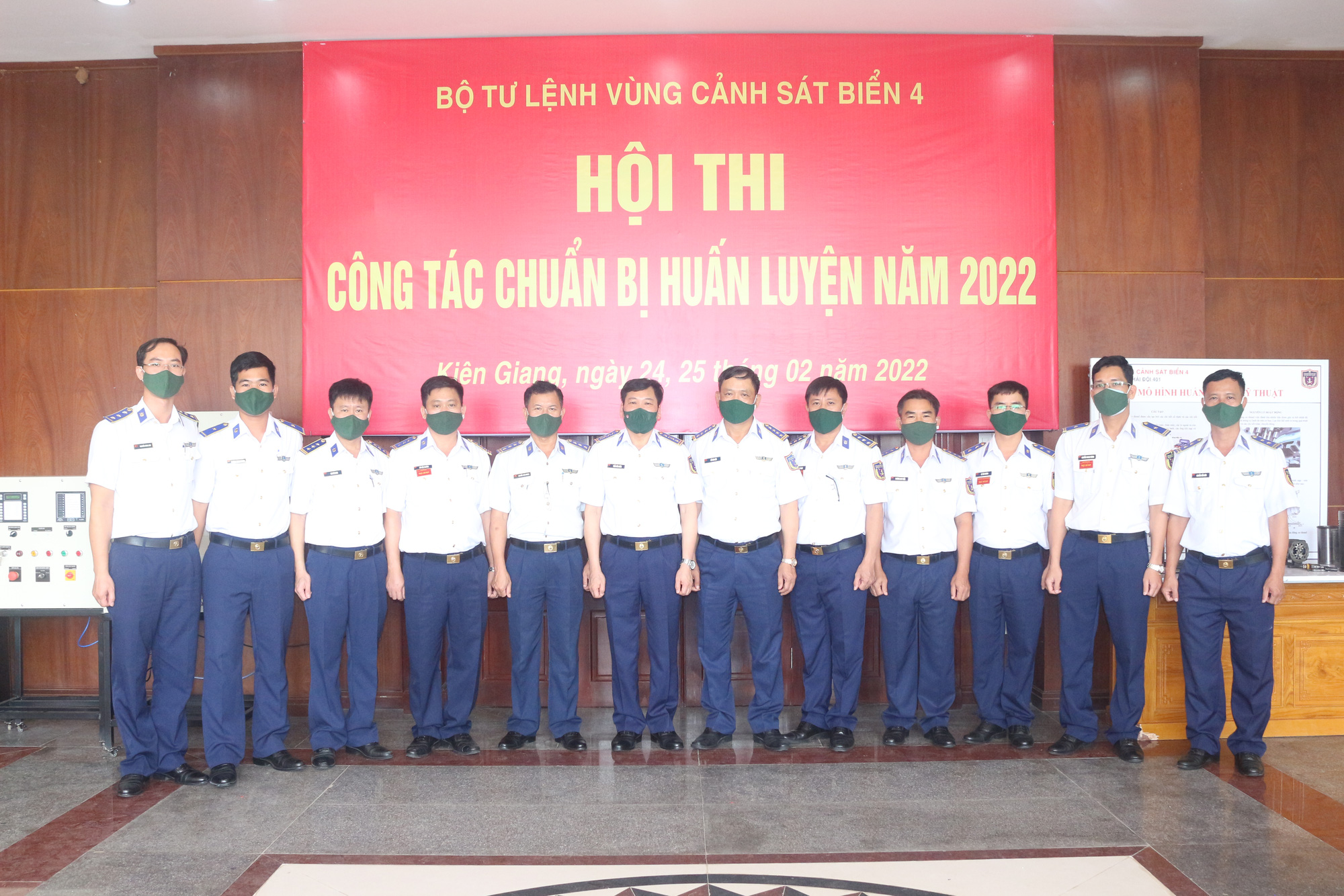 Vùng Cảnh sát biển 4 quán triệt nhiệm vụ huấn luyện chiến đấu - Ảnh 4. Vùng Cảnh sát biển 4 quán triệt nhiệm vụ huấn luyện chiến đấu - Ảnh 4.