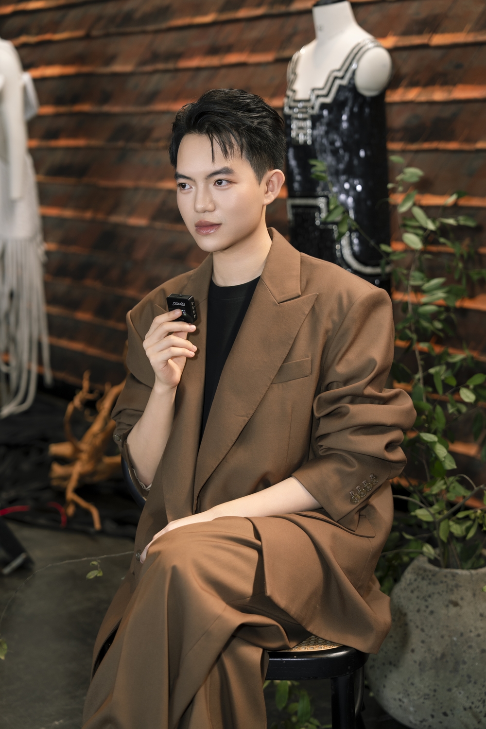 Hangsilk cùng Phan Đăng Hoàng tham gia Milano Fashion Week 2026 2 1757655298 860 Hangsilk cung Phan Dang Hoang tham gia Milano Fashion Week