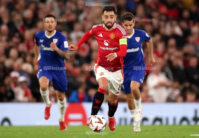 clb-man-united-lam-chuyen-chua-tung-co (3).jpg