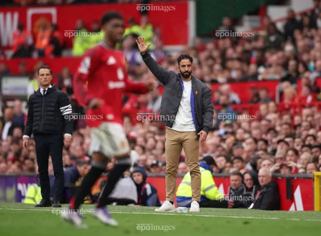 clb-man-united-lam-chuyen-chua-tung-co (1).jpg