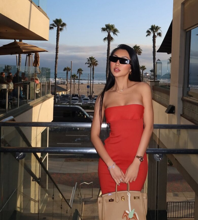 Hoa hậu Việt vòng eo 53 cm: Giữ dáng bằng chế độ tập luyện "khó nhằn", body bốc lửa nên chẳng ngại mặc hở 6 Hoa hậu Việt vòng eo 53 cm: Giữ dáng bằng chế độ tập luyện amp;#34;khó nhằnamp;#34;, body bốc lửa nên chẳng ngại mặc hở - 6