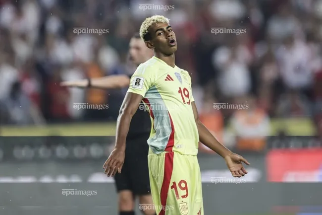 Cầu thủ của Barcelona là ứng viên nặng ký cho giải thưởng cá nhân danh giá Quả bóng vàng năm nay. Ảnh: EPA. nu-ca-si-25-tuoi-bat-mi-chuyen-tinh-cam-voi-ngoi-sao-tre-yamal-18-tuoi (5).jpg