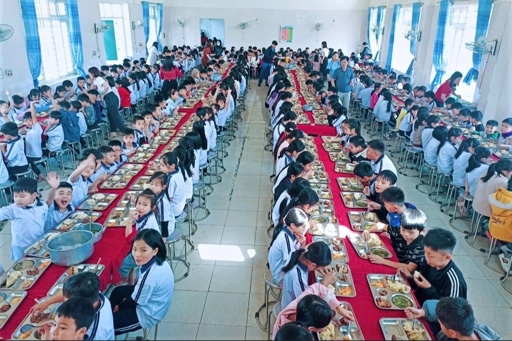 Suất ăn bán trú 15.000 đồng ở trường miền núi: Phụ huynh nói gì? - 3