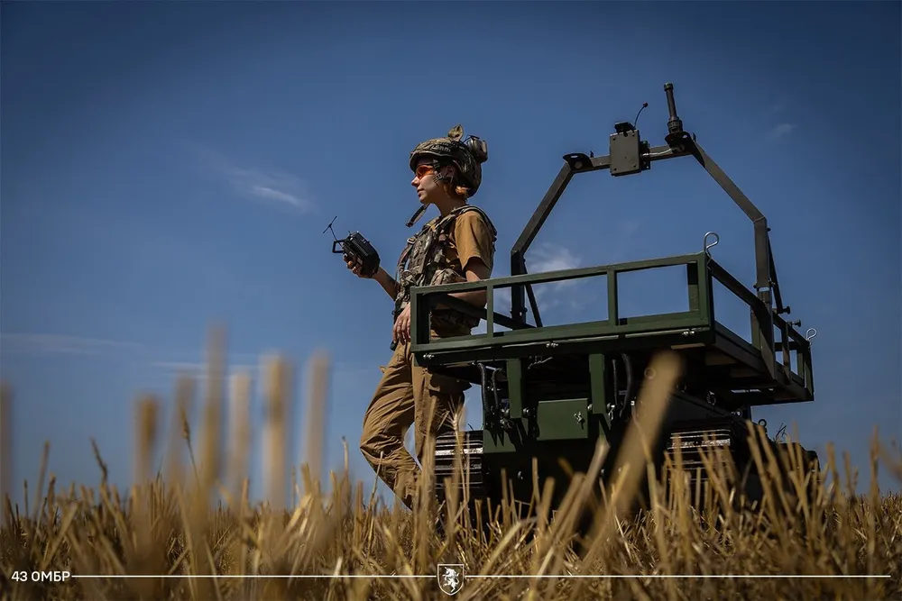 Lữ đoàn cơ giới số 43 của Ukraine. Ảnh: X ukraine-muon-xuat-khau-vu-khi-giua-thoi-chien-loi-hay-hai.jpg