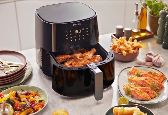 01-5-mon-do-dien-da-nang-2.jpg 4 đồ điện, Chảo điện đa năng, Lò vi sóng, Ấm đun đa năng, Máy xay sinh tố, Nồi chiên không dầu