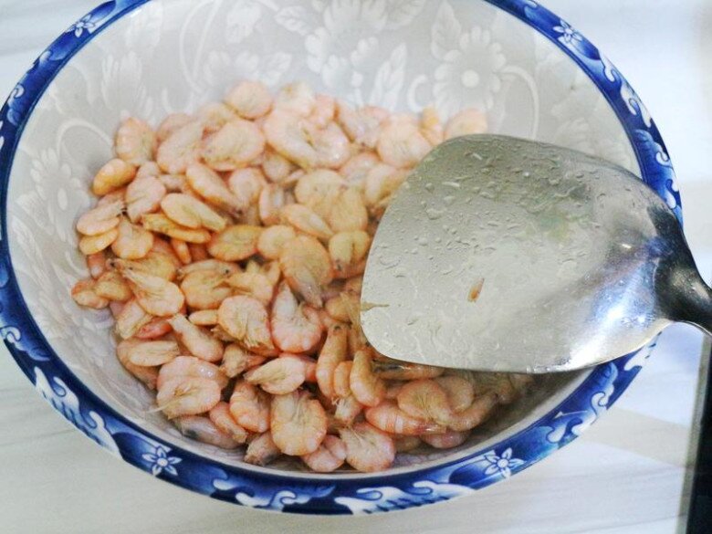 Lá này rẻ bèo nhưng giúp giải độc gan, sáng mắt, đem rang với tôm sông được món cực ngon 6 Lá này rẻ bèo nhưng giúp giải độc gan, sáng mắt, đem rang với tôm sông được món cực ngon - 6