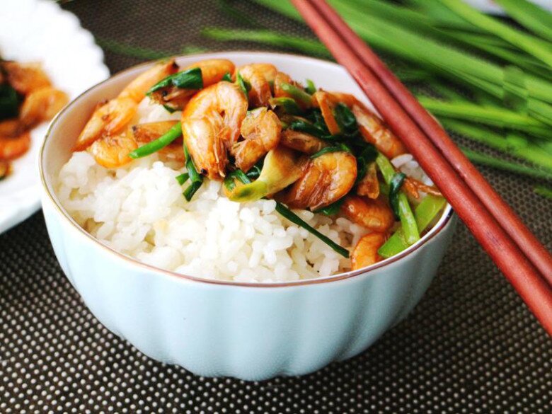 Lá này rẻ bèo nhưng giúp giải độc gan, sáng mắt, đem rang với tôm sông được món cực ngon 11 Chúc các bạn thành công!