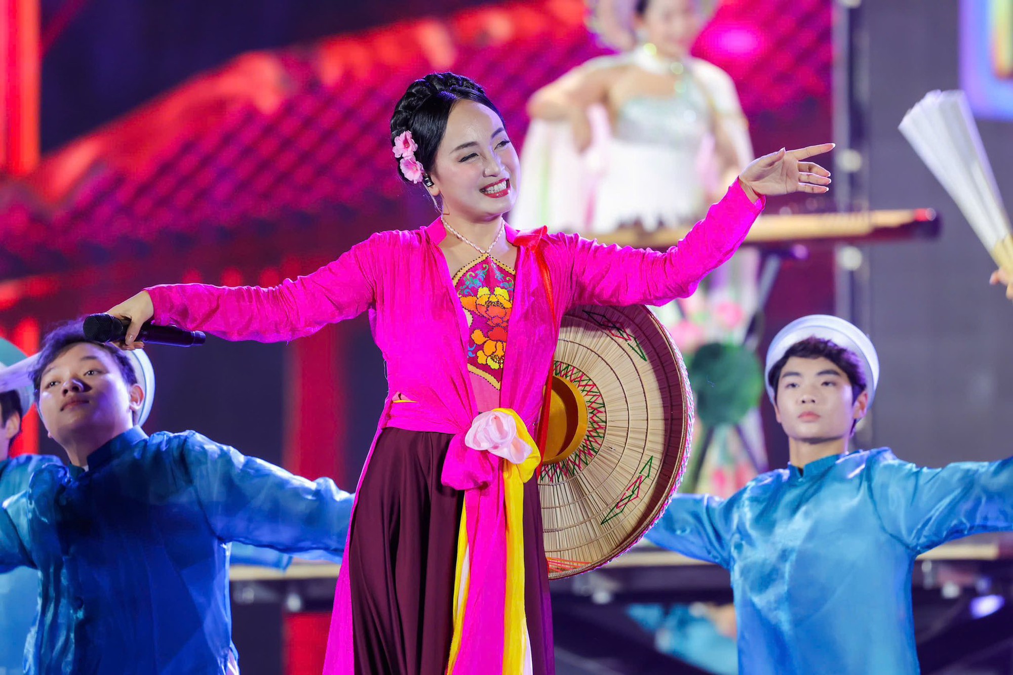 Nữ NSND vừa lên chức giám đốc nhà hát: Mỹ nhân tài sắc vẹn toàn, chồng cũng là lãnh đạo, rất nổi tiếng- Ảnh 2.