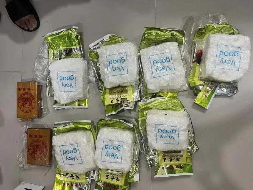 Ma túy tang vật bị công an thu giữ. Ảnh: CA le-pham-hieu-ly-bi-cong-an-tp-hcm-truy-na-2 (3).jpg