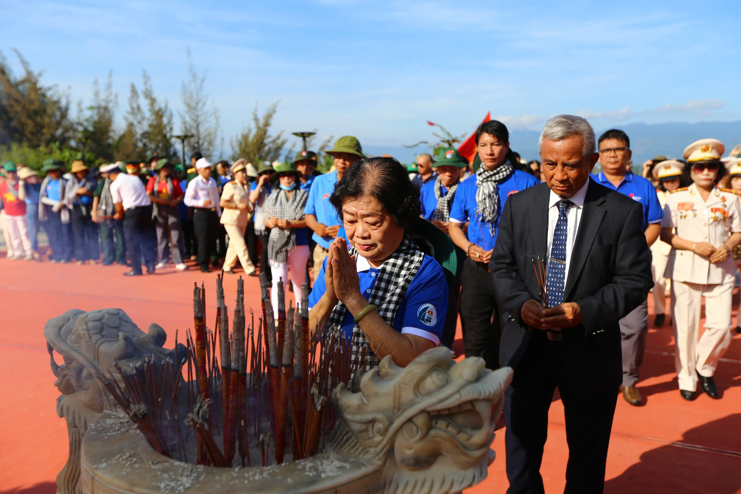 Vạn tấm lòng tưởng nhớ chiến sĩ Gạc Ma- Ảnh 3. Vạn tấm lòng tưởng nhớ chiến sĩ Gạc Ma- Ảnh 3.