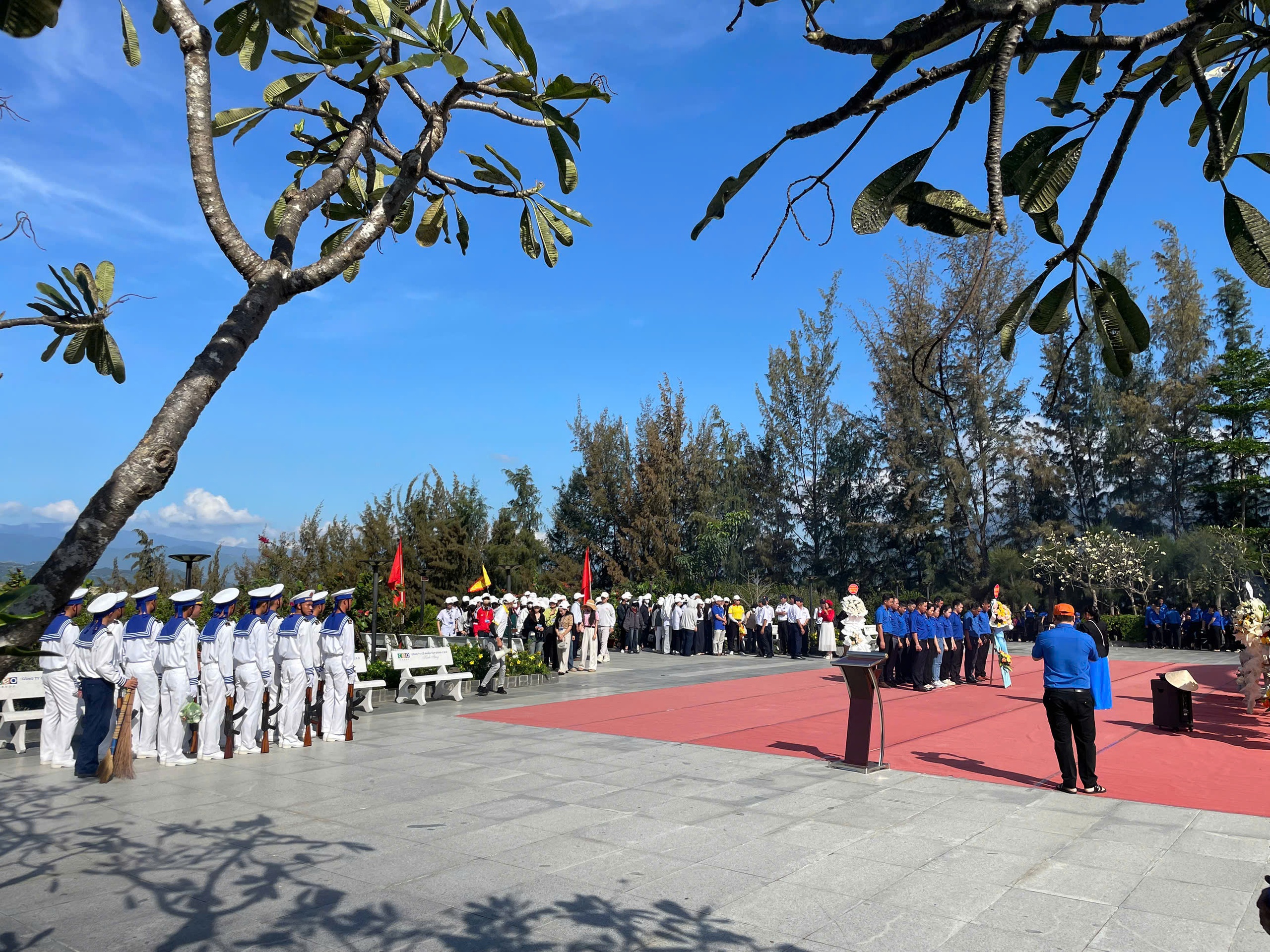 Vạn tấm lòng tưởng nhớ chiến sĩ Gạc Ma- Ảnh 4. Vạn tấm lòng tưởng nhớ chiến sĩ Gạc Ma- Ảnh 4.