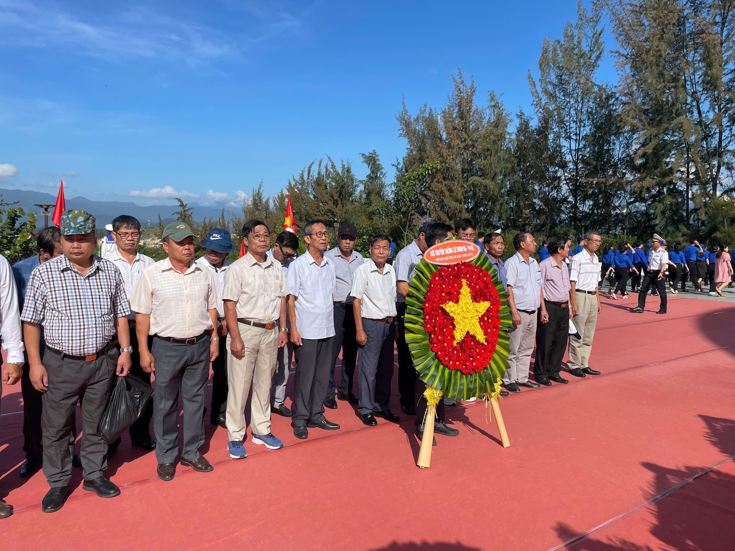 Vạn tấm lòng tưởng nhớ chiến sĩ Gạc Ma- Ảnh 5. Vạn tấm lòng tưởng nhớ chiến sĩ Gạc Ma- Ảnh 5.