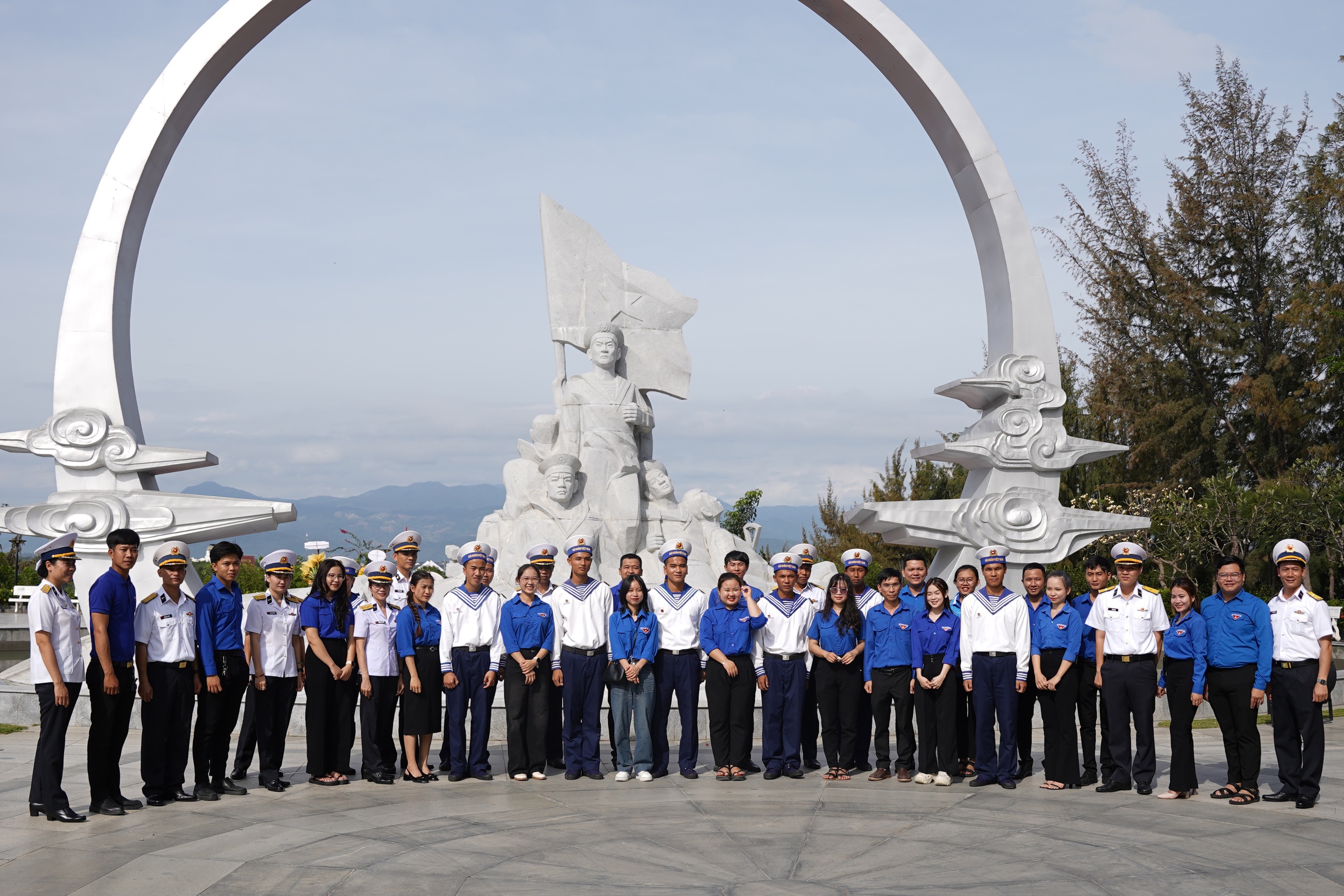 Vạn tấm lòng tưởng nhớ chiến sĩ Gạc Ma- Ảnh 10. Vạn tấm lòng tưởng nhớ chiến sĩ Gạc Ma- Ảnh 10.