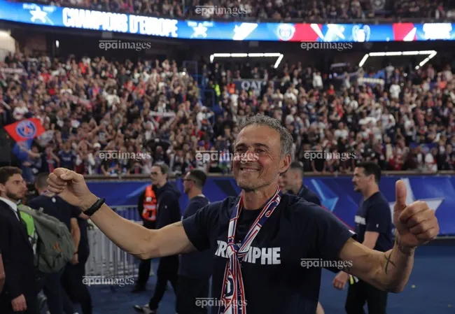 HLV lão làng Luis Enrique cùng các học trò sẽ phải cạnh tranh gay gắt với nhiều đối thủ lớn để giữ ngôi vua UEFA Champions League. Ảnh: EPA. UEFA Champions League