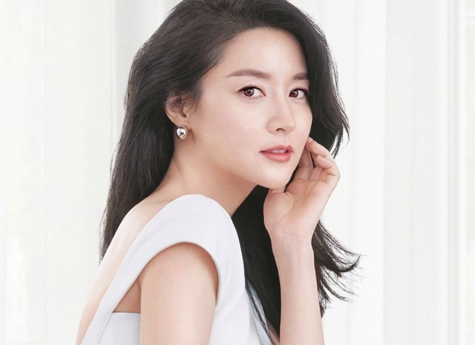 Lee Young Ae hé lộ ảnh hiếm quá khứ, Lee Young Ae hé lộ ảnh hiếm quá khứ,