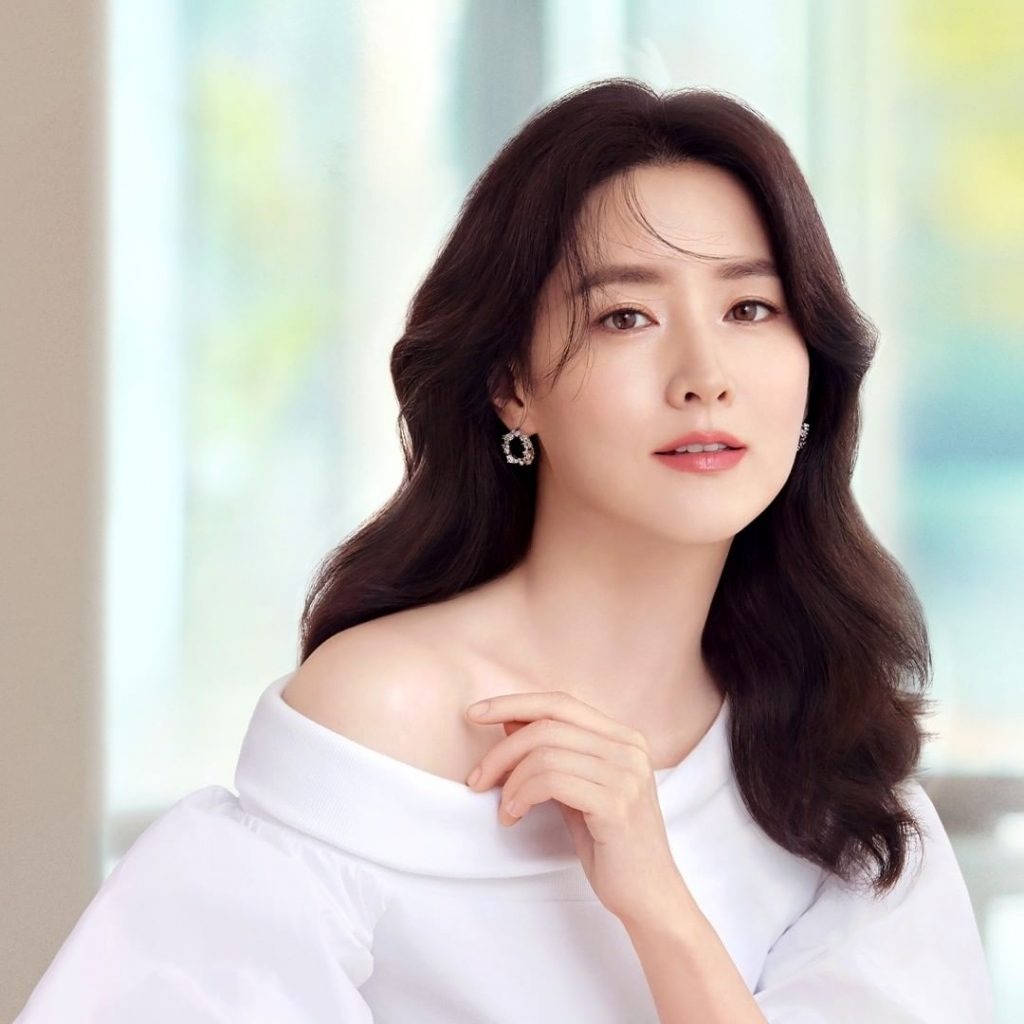 Lee Young Ae hé lộ ảnh hiếm quá khứ, Lee Young Ae hé lộ ảnh hiếm quá khứ,