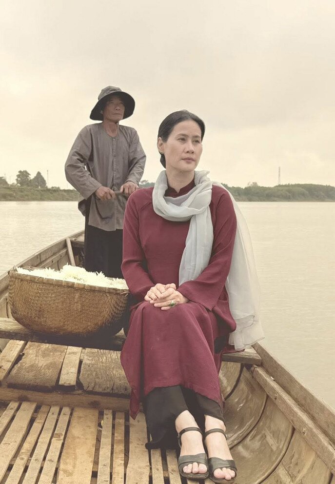 Tạo hình vai bà Kiều của Thân Thúy Hà trong Mưa Đỏ.