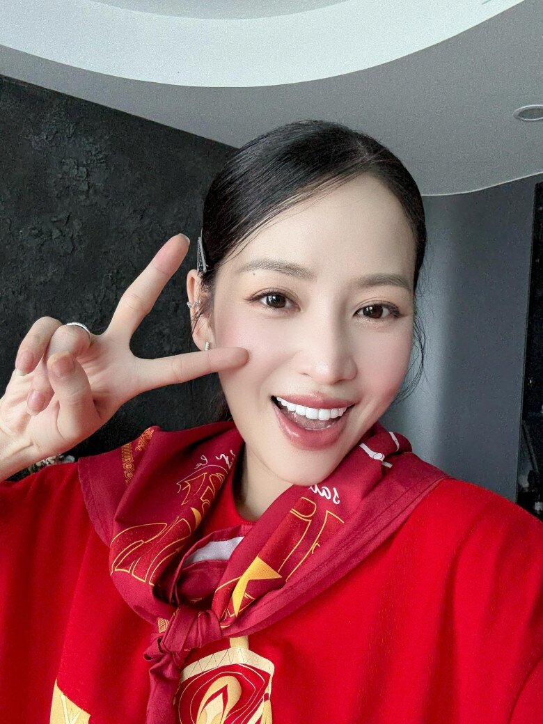 Puka tóc mọc lởm chởm sau khi sinh con đầu lòng, U40 đẻ xong vẫn đẹp rạng rỡ bảo sao Gin Tuấn Kiệt cưng chiều 11 Nữ diễn viên chưa vội quay lại với công việc bận rộn vì vẫn tập trung chăm sóc con đầu lòng.