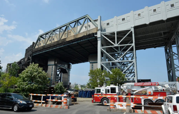 Nhà ga Smith-9th Street cao nhất New York ở khu Brooklyn. Ảnh: NYP