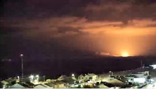 “Gaza đang bốc cháy”, Israel tuyên bố không lùi bước - Ảnh 2. “Gaza đang bốc cháy”, Israel tuyên bố không lùi bước - Ảnh 2.