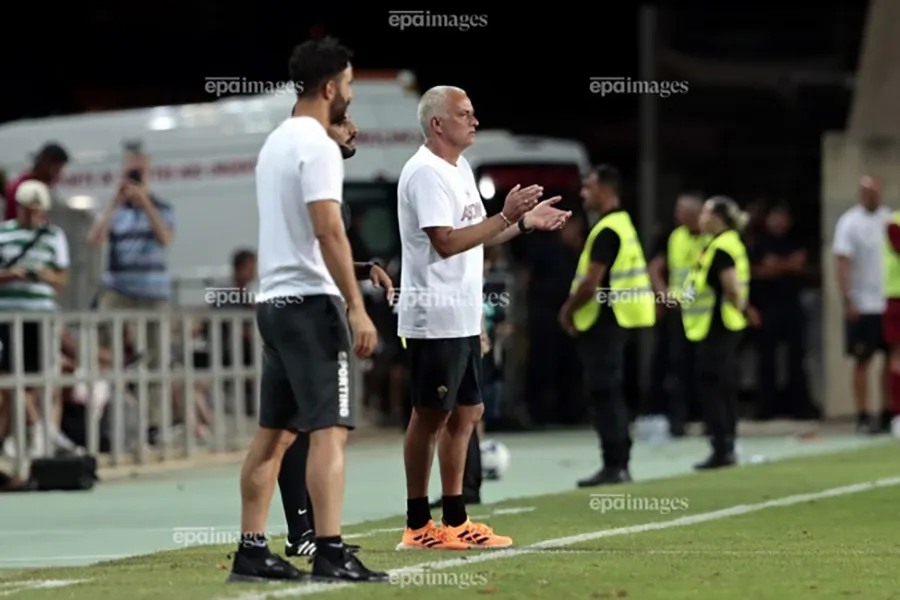 Bình luận về HLV ngu ngốc của Mourinho khiến Amorim giật mình. ẢNH: EPA Bình luận về HLV ngu ngốc của Mourinho khiến Amorim giật mình,MOURINHO,AMORIM