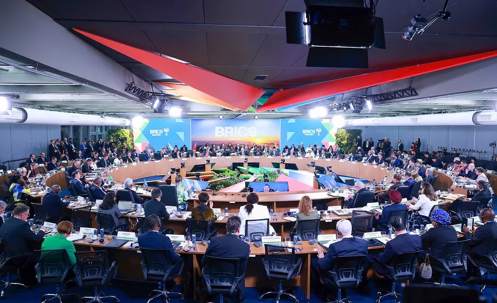 Thủ tướng Phạm Minh Chính tham dự Hội nghị Thượng đỉnh BRICS mở rộng năm 2025 và có phát biểu quan trọng tại Phiên thảo luận cấp cao BRICS mở rộng về "Tăng cường chủ nghĩa đa phương, các vấn đề kinh tế - tài chính và trí tuệ nhân tạo", ngày 7-7. Ảnh: VGP Đại sứ Phạm Quang Vinh: Việt Nam đặt mình vào chính dòng chảy của thời đại nghị quyết 59