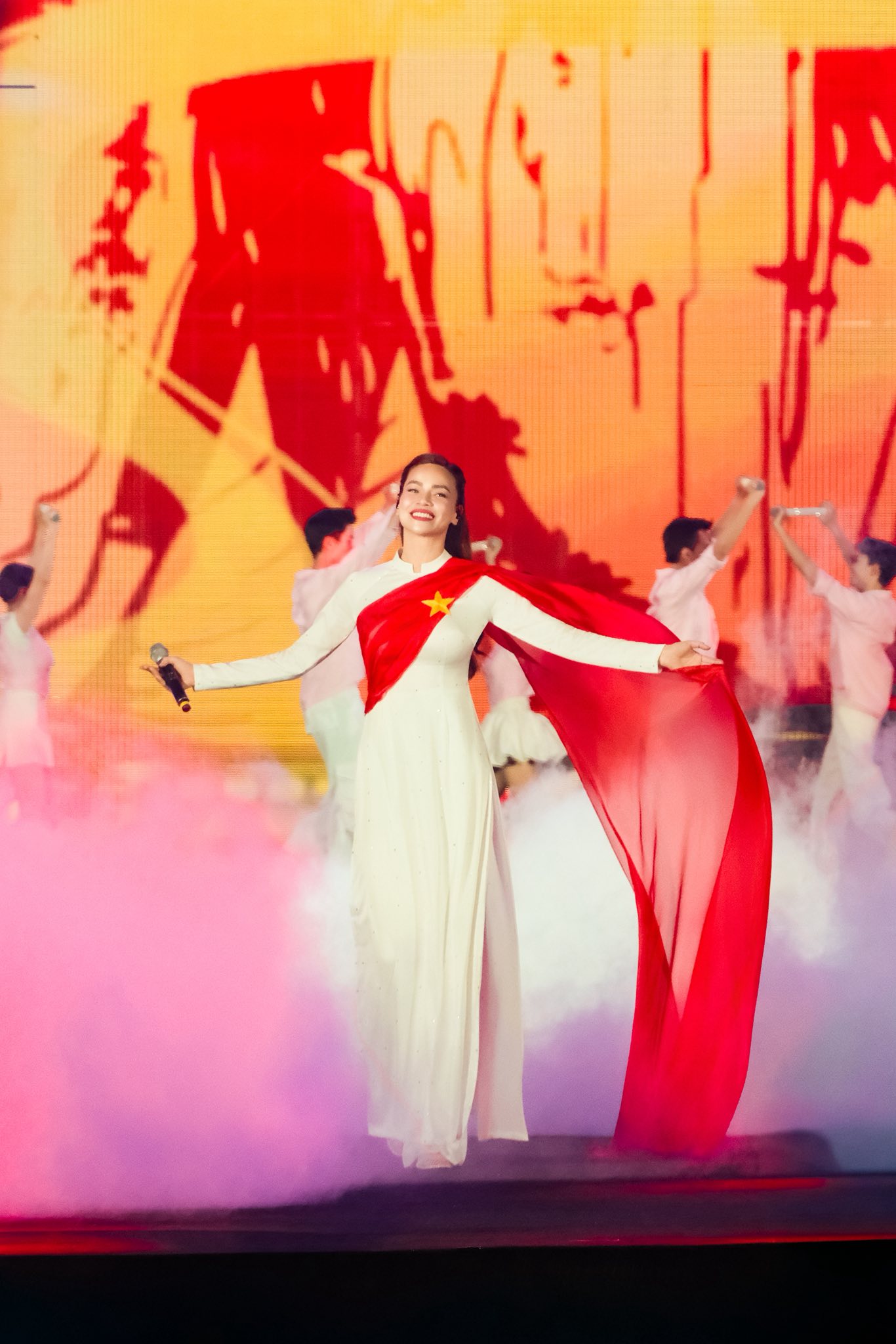 Bị so sánh với Mỹ Tâm, Hồ Ngọc Hà đáp ngay 1 câu khỏi cãi! - Ảnh 2.