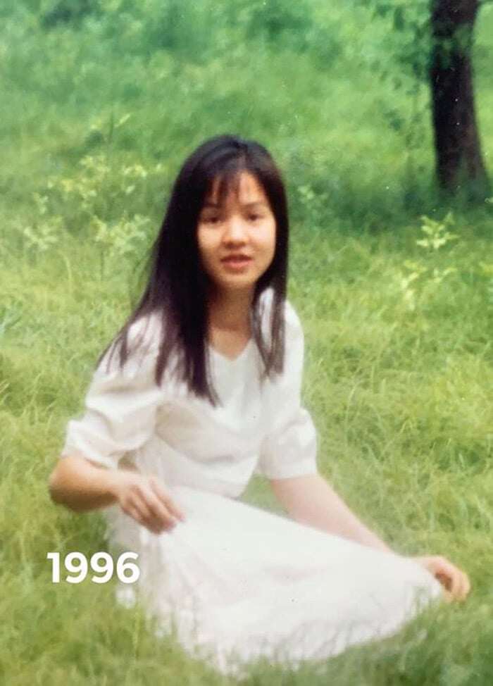 Hoa khôi đời đầu VTV từng "gây bão" với nhan sắc 29 năm trước: Bị nhận xét cười "nhơn nhơn", U50 sinh con chỉ nặng 1,6kg 7 Cô sở hữu thần thái dịu dàng như một nàng thơ.